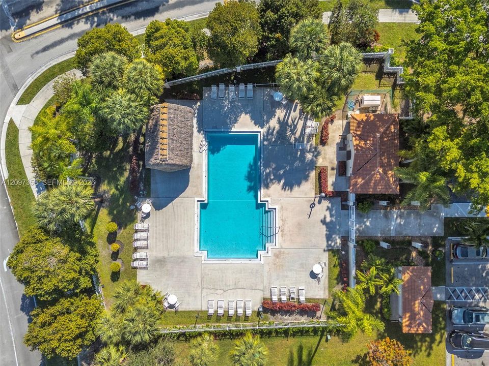 For Rent: $2,700 (2 beds, 2 baths, 1121 Square Feet)