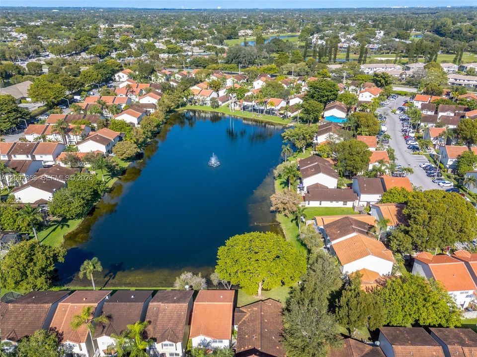 For Rent: $2,700 (2 beds, 2 baths, 1121 Square Feet)