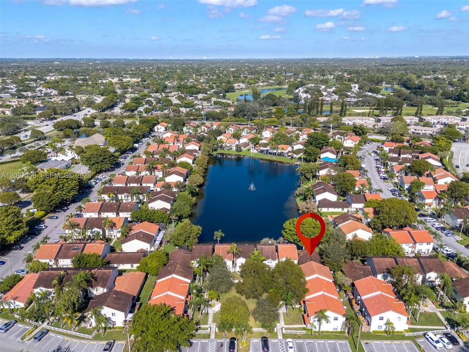 For Rent: $2,700 (2 beds, 2 baths, 1121 Square Feet)