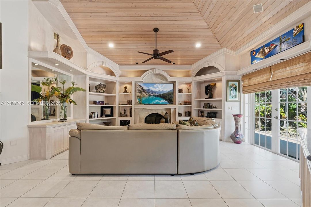 For Sale: $2,200,000 (5 beds, 5 baths, 4090 Square Feet)