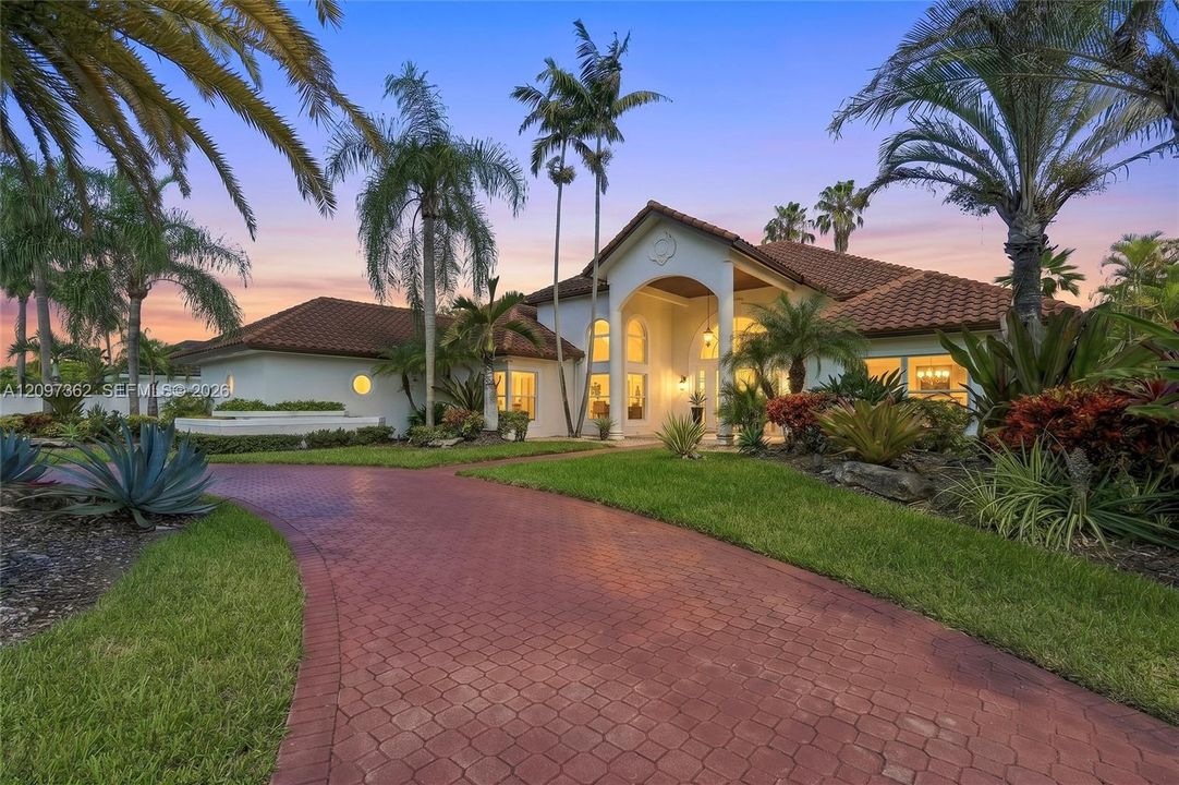 For Sale: $2,200,000 (5 beds, 5 baths, 4090 Square Feet)