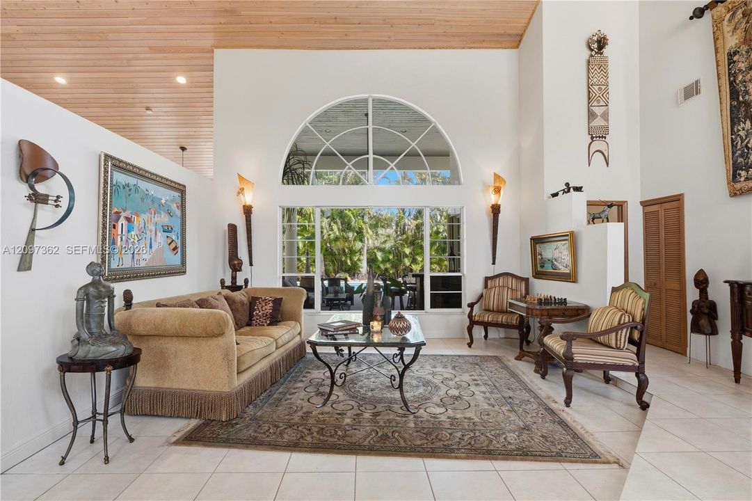 For Sale: $2,200,000 (5 beds, 5 baths, 4090 Square Feet)
