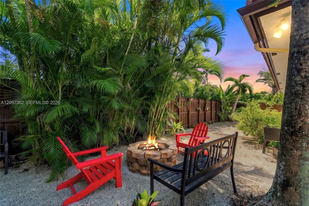 For Sale: $2,200,000 (5 beds, 5 baths, 4090 Square Feet)