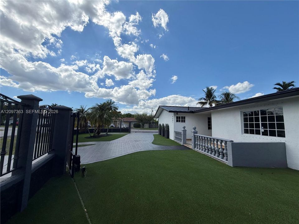 For Sale: $955,000 (4 beds, 2 baths, 2157 Square Feet)