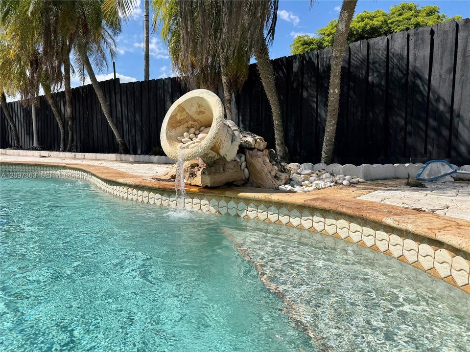 For Sale: $955,000 (4 beds, 2 baths, 2157 Square Feet)