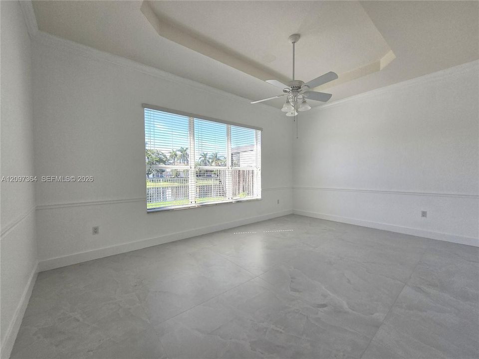 En Venta: $950,000 (4 camas, 3 baños, 2185 Pies cuadrados)