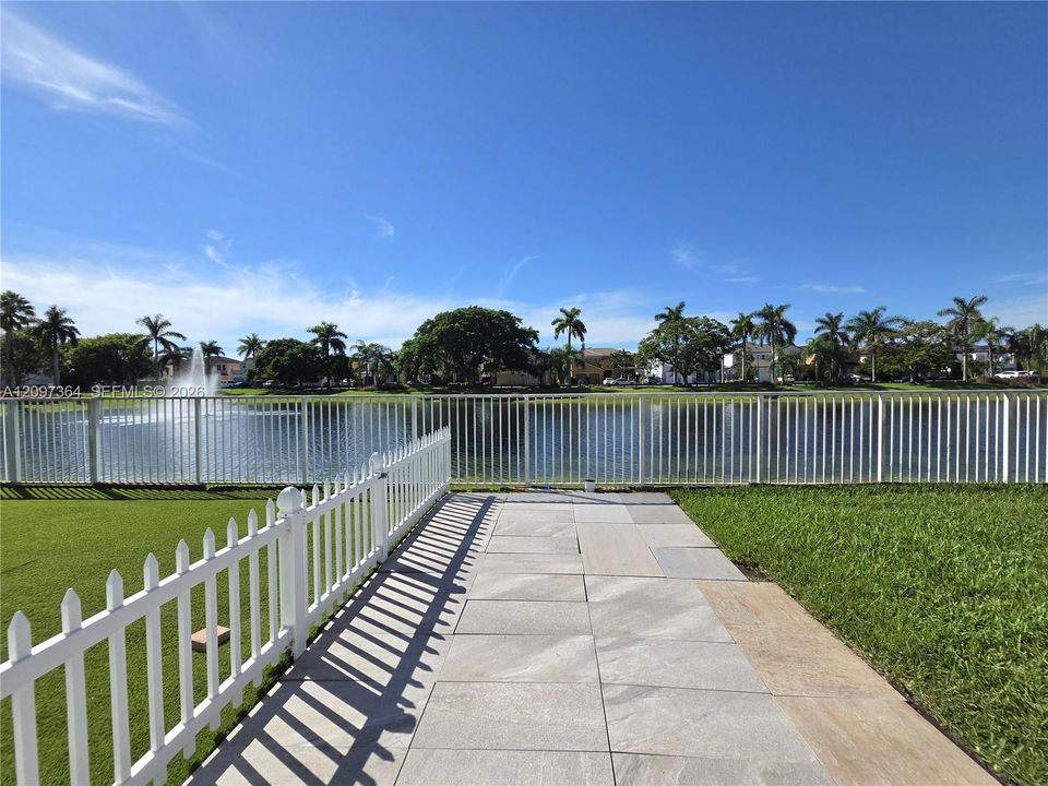 En Venta: $950,000 (4 camas, 3 baños, 2185 Pies cuadrados)