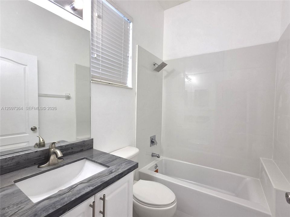 En Venta: $950,000 (4 camas, 3 baños, 2185 Pies cuadrados)