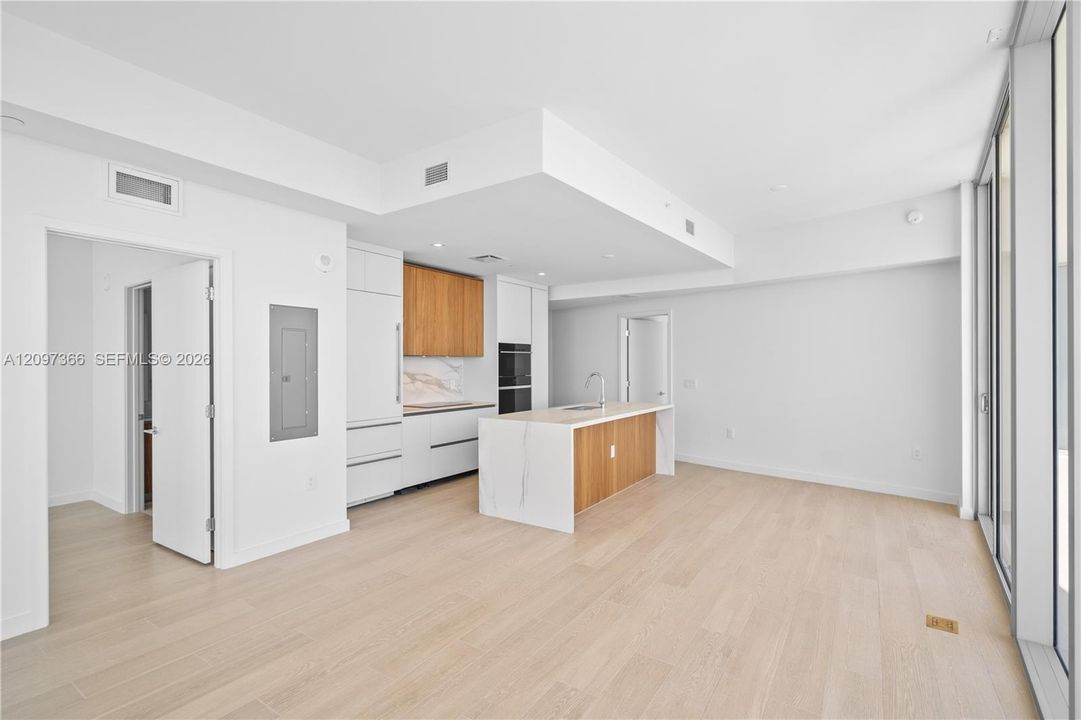 For Rent: $13,500 (3 beds, 3 baths, 1953 Square Feet)