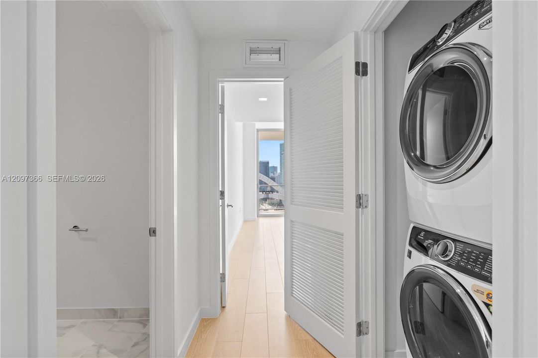 For Rent: $13,500 (3 beds, 3 baths, 1953 Square Feet)