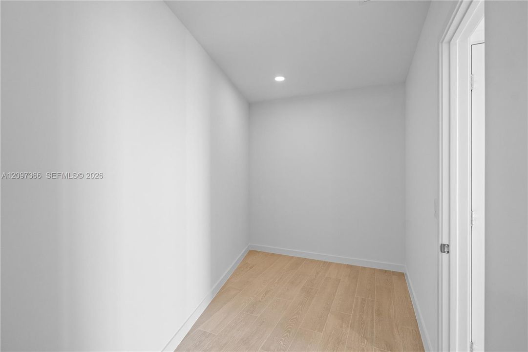 For Rent: $13,500 (3 beds, 3 baths, 1953 Square Feet)
