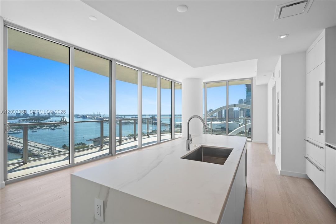 For Rent: $13,500 (3 beds, 3 baths, 1953 Square Feet)