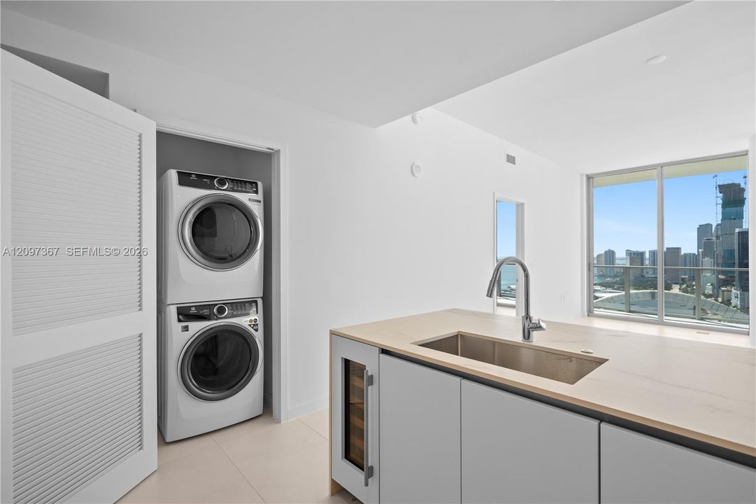 For Rent: $8,500 (2 beds, 2 baths, 1303 Square Feet)