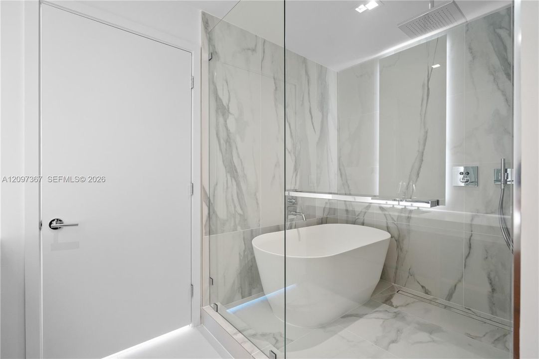 For Rent: $8,500 (2 beds, 2 baths, 1303 Square Feet)