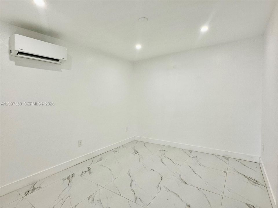En Renta: $2,000 (1 camas, 1 baños, 3241 Pies cuadrados)