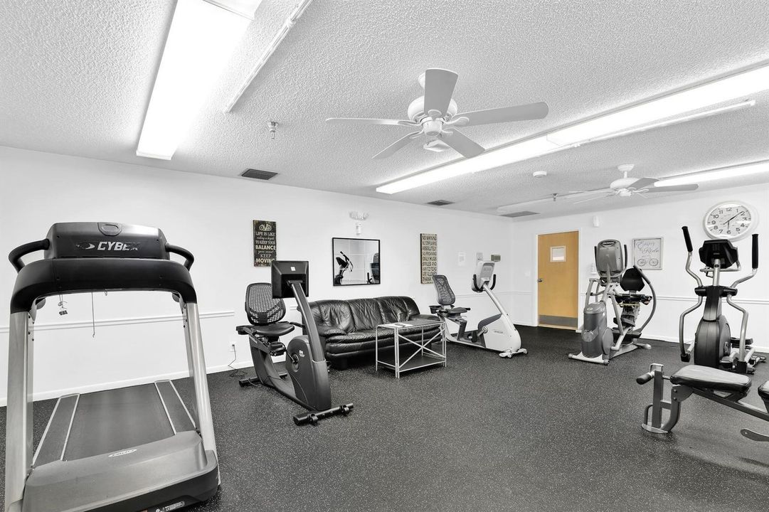 8955 Club Gym