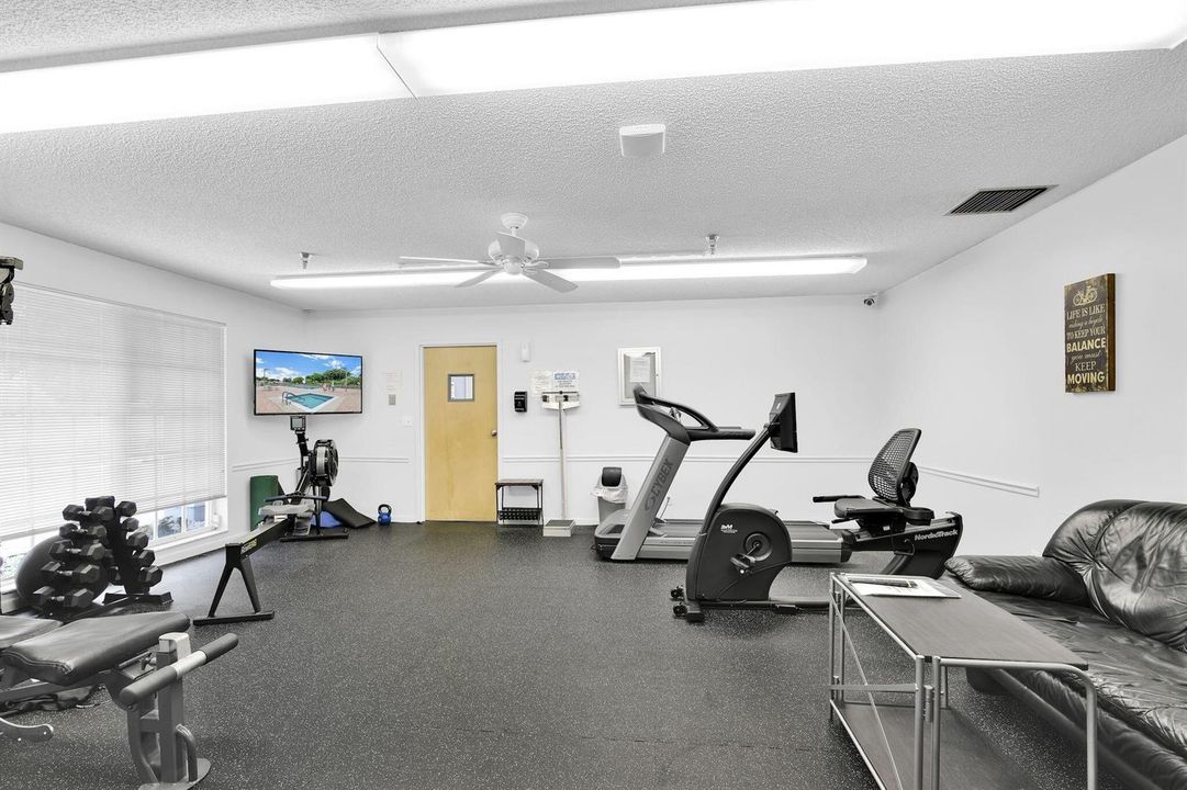 8955 Club Gym 2