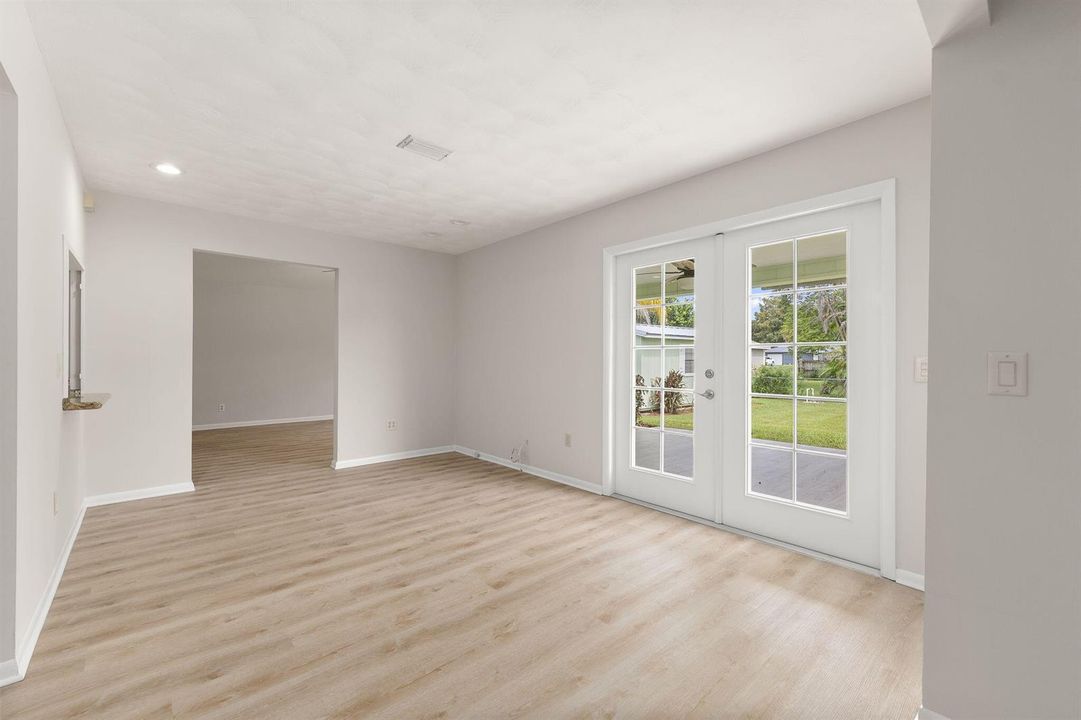 Flex room/ Office