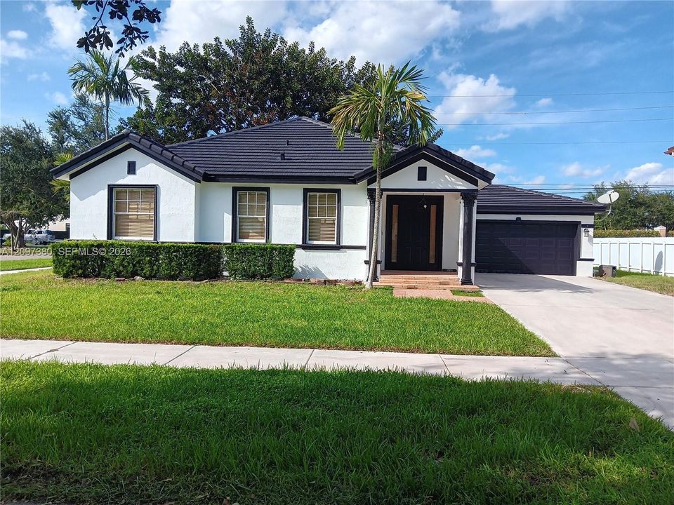 For Rent: $3,700 (4 beds, 2 baths, 1797 Square Feet)