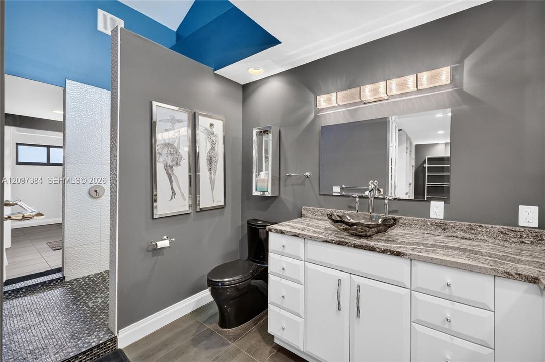 For Sale: $1,700,000 (3 beds, 3 baths, 2813 Square Feet)