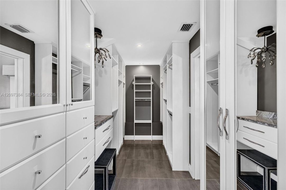 For Sale: $1,700,000 (3 beds, 3 baths, 2813 Square Feet)