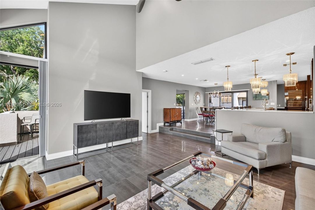 For Sale: $1,700,000 (3 beds, 3 baths, 2813 Square Feet)
