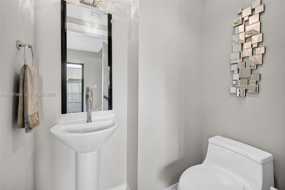 For Sale: $1,700,000 (3 beds, 3 baths, 2813 Square Feet)