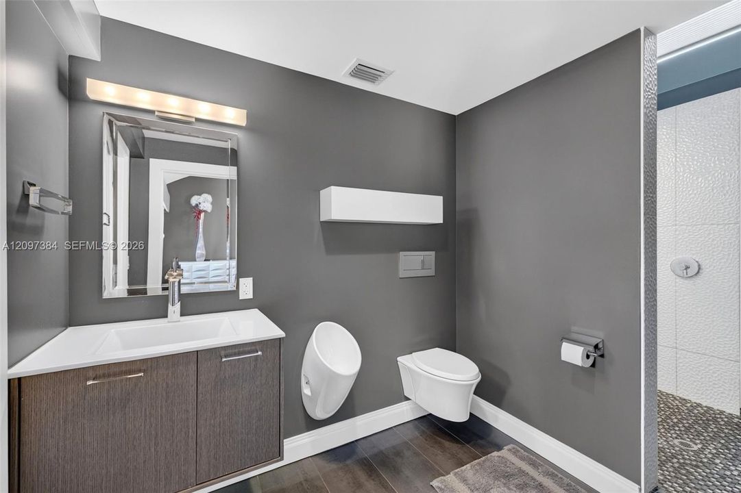 For Sale: $1,700,000 (3 beds, 3 baths, 2813 Square Feet)