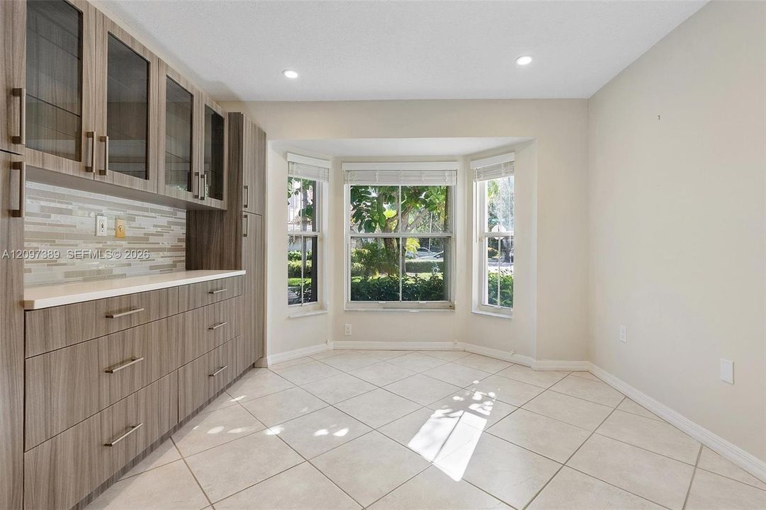 En Venta: $795,000 (3 camas, 2 baños, 1919 Pies cuadrados)
