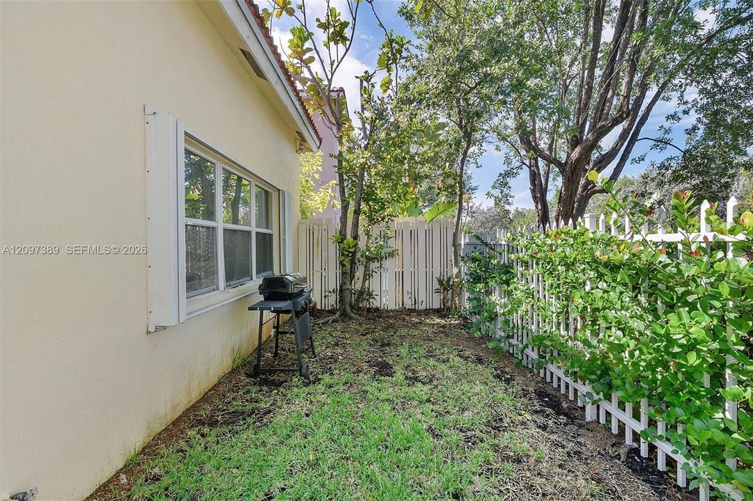 En Venta: $795,000 (3 camas, 2 baños, 1919 Pies cuadrados)