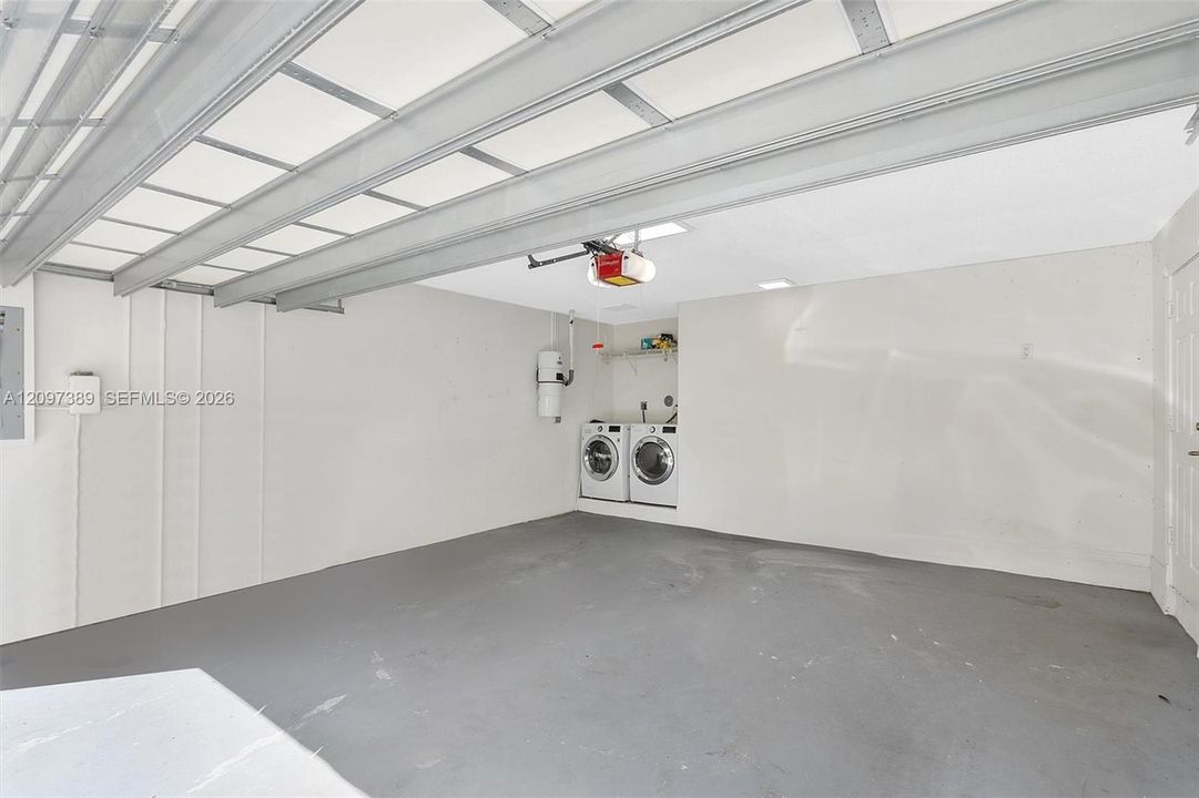 En Venta: $795,000 (3 camas, 2 baños, 1919 Pies cuadrados)