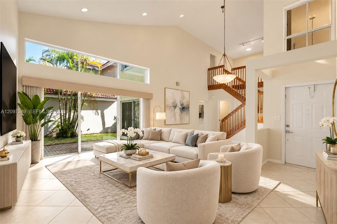 En Venta: $795,000 (3 camas, 2 baños, 1919 Pies cuadrados)