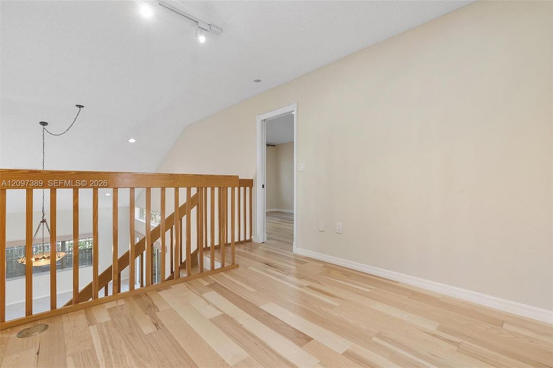 En Venta: $795,000 (3 camas, 2 baños, 1919 Pies cuadrados)