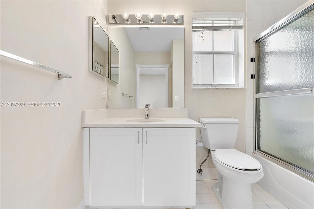 En Venta: $795,000 (3 camas, 2 baños, 1919 Pies cuadrados)