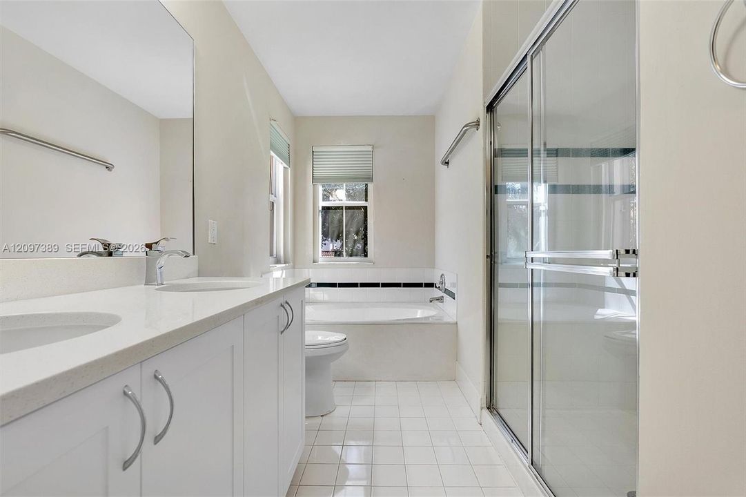 En Venta: $795,000 (3 camas, 2 baños, 1919 Pies cuadrados)
