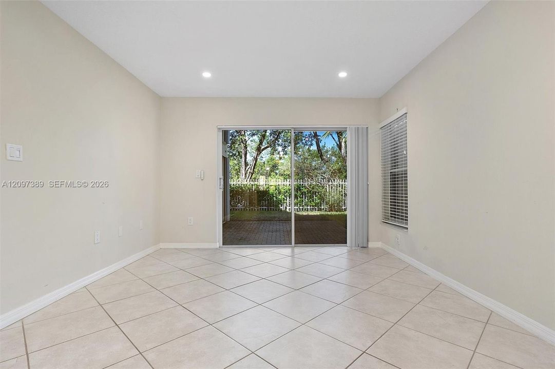 En Venta: $795,000 (3 camas, 2 baños, 1919 Pies cuadrados)