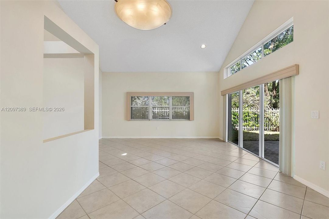 En Venta: $795,000 (3 camas, 2 baños, 1919 Pies cuadrados)