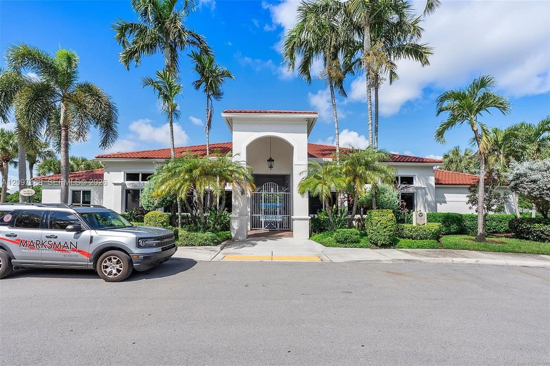 En Venta: $795,000 (3 camas, 2 baños, 1919 Pies cuadrados)