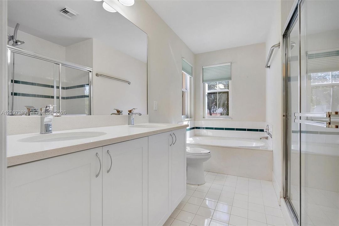 En Venta: $795,000 (3 camas, 2 baños, 1919 Pies cuadrados)