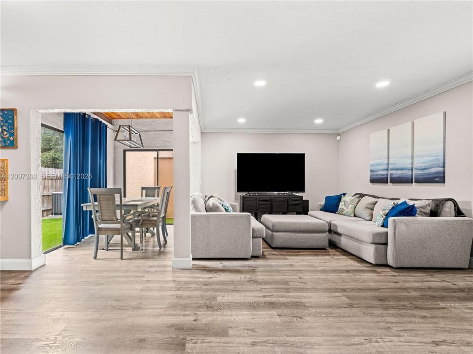 En Venta: $415,000 (3 camas, 2 baños, 1362 Pies cuadrados)