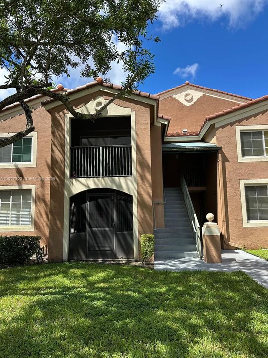 For Rent: $1,900 (1 beds, 1 baths, 684 Square Feet)
