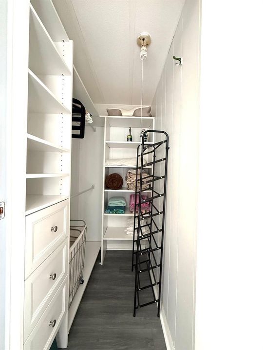 3319- Master Closet