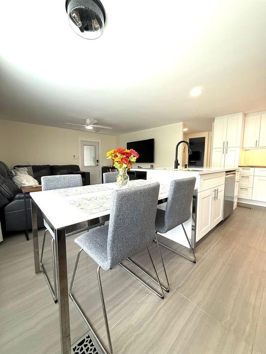 3319- Dining Room 2