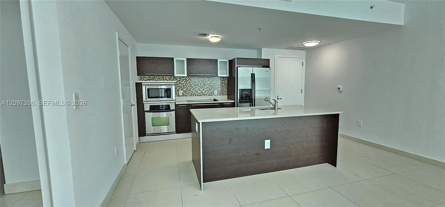 For Rent: $2,775 (1 beds, 1 baths, 663 Square Feet)