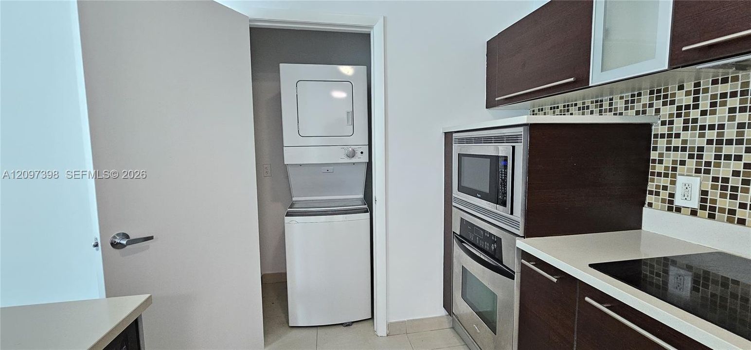 For Rent: $2,775 (1 beds, 1 baths, 663 Square Feet)