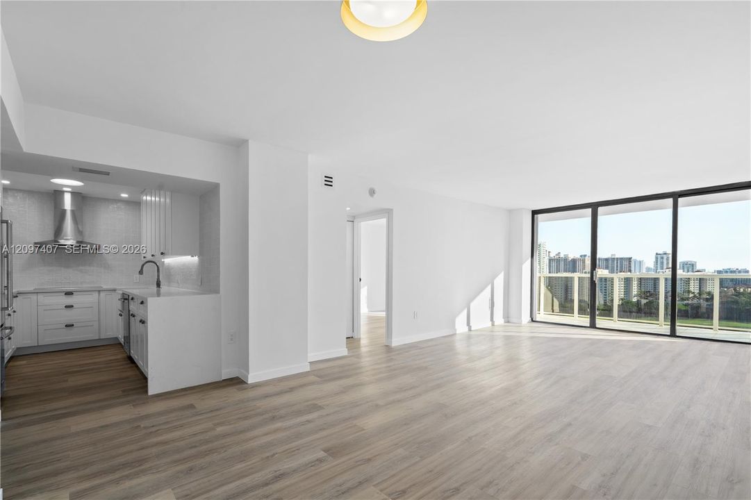 На продажу: $435,000 (2 спален, 2 ванн, 1092 Квадратных фут)