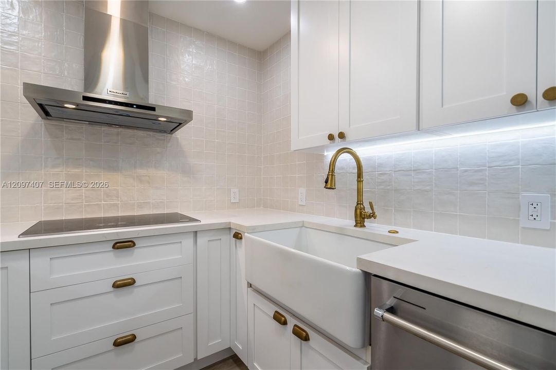 На продажу: $435,000 (2 спален, 2 ванн, 1092 Квадратных фут)