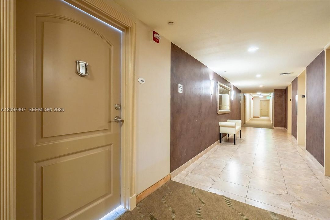 На продажу: $435,000 (2 спален, 2 ванн, 1092 Квадратных фут)
