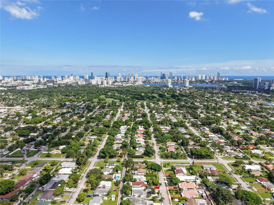 For Sale: $471,500 (3 beds, 1 baths, 880 Square Feet)
