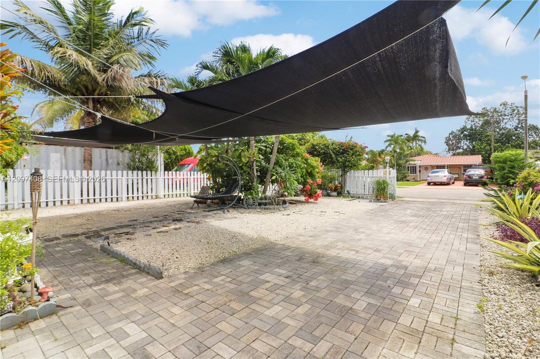 For Sale: $471,500 (3 beds, 1 baths, 880 Square Feet)